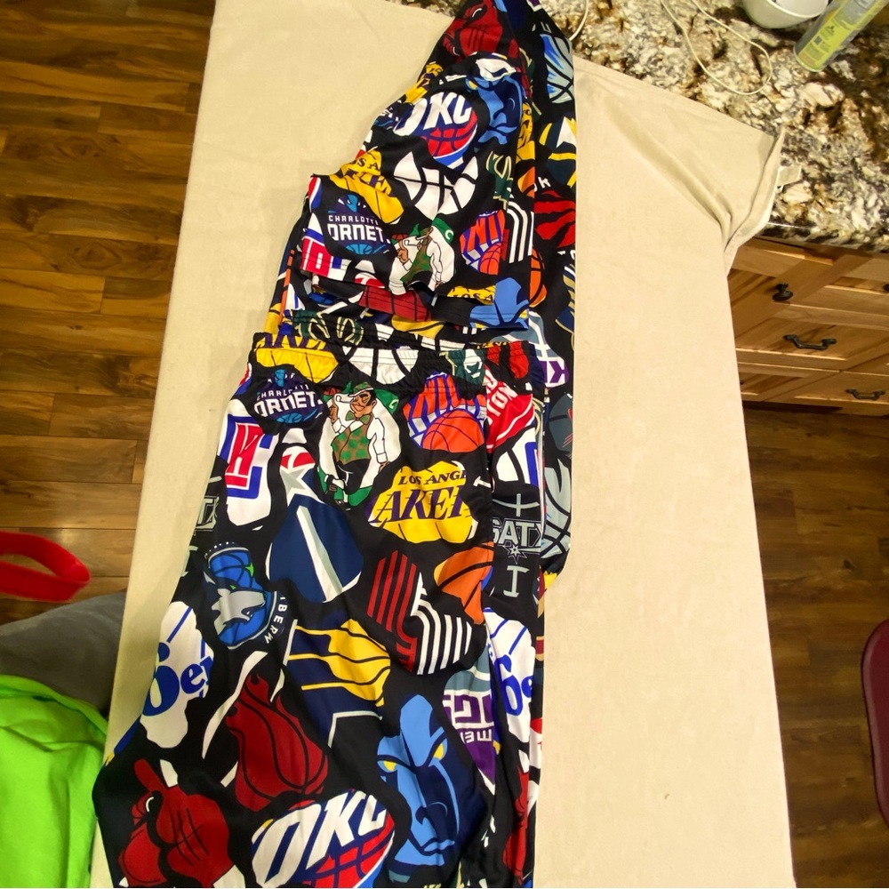 Official NBA clothing, pullover shirt and shorts Size 5x
